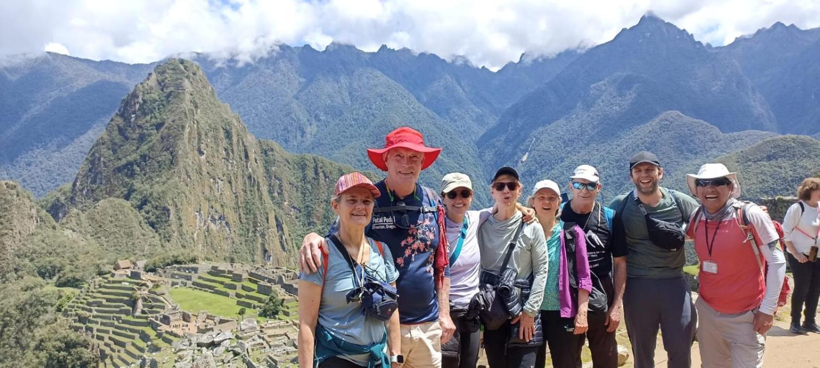 Lizzy Wasi Urubamba Hotel Exterior foto