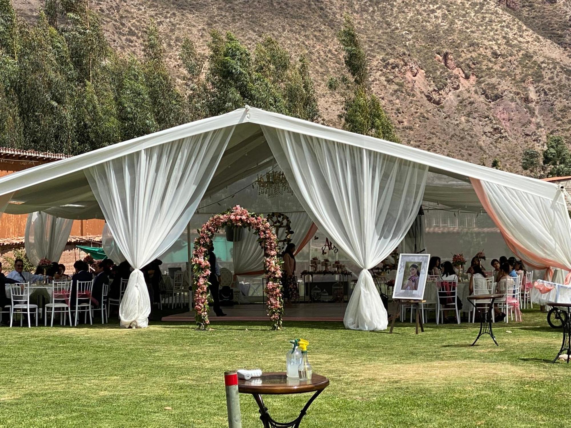 Lizzy Wasi Urubamba Hotel Exterior foto