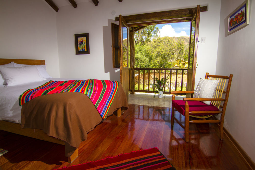 Lizzy Wasi Urubamba Hotel Exterior foto