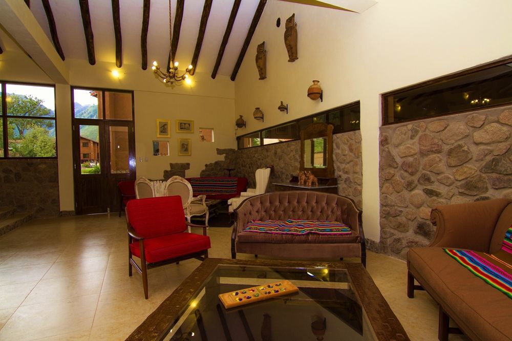 Lizzy Wasi Urubamba Hotel Exterior foto